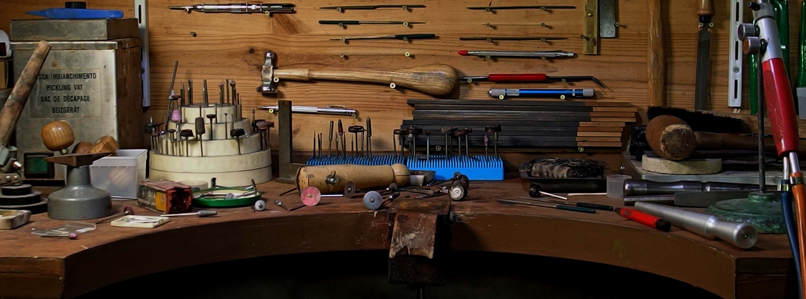 Atelier De Bijouterie La Pierre Cachée